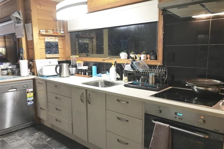 Photo of property in 1/9 Reynolds Place, Torbay, Auckland, 0630