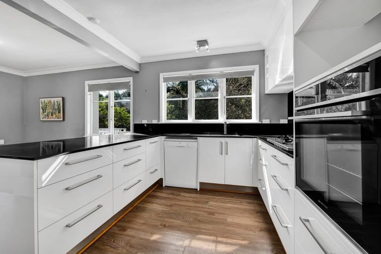 Photo of property in 402 South Road, Hawera, 4674