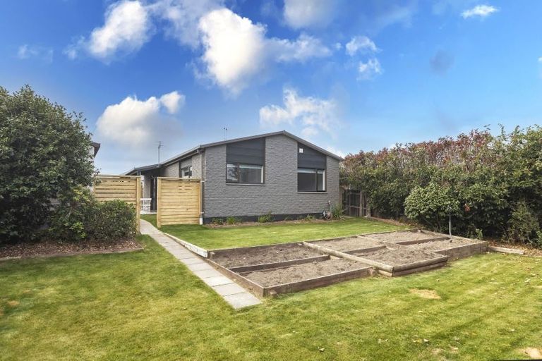 Photo of property in 2/68 Ottawa Road, Wainoni, Christchurch, 8061