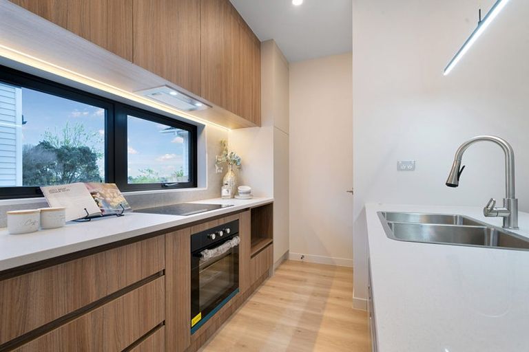 Photo of property in 28b Moire Road, Massey, Auckland, 0614