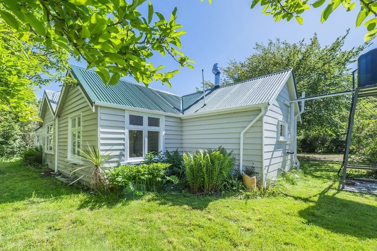 Photo of property in 4-8 Farr Street, Whitecliffs, Coalgate, 7673