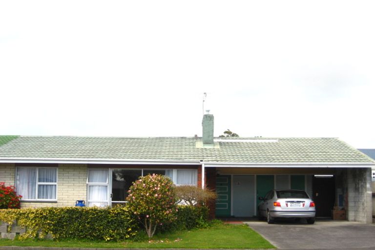 Photo of property in 15 Barrett Street, Westown, New Plymouth, 4310