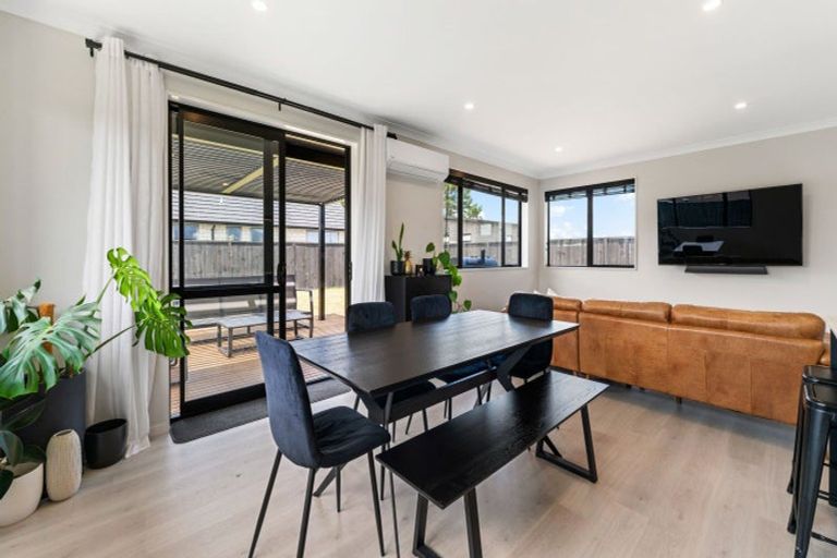 Photo of property in 4 Orawahi Road, Glenbrook, 2681