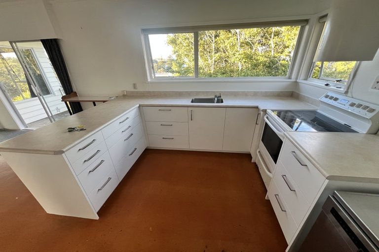 Photo of property in 11 Whitby Crescent, Mairangi Bay, Auckland, 0630