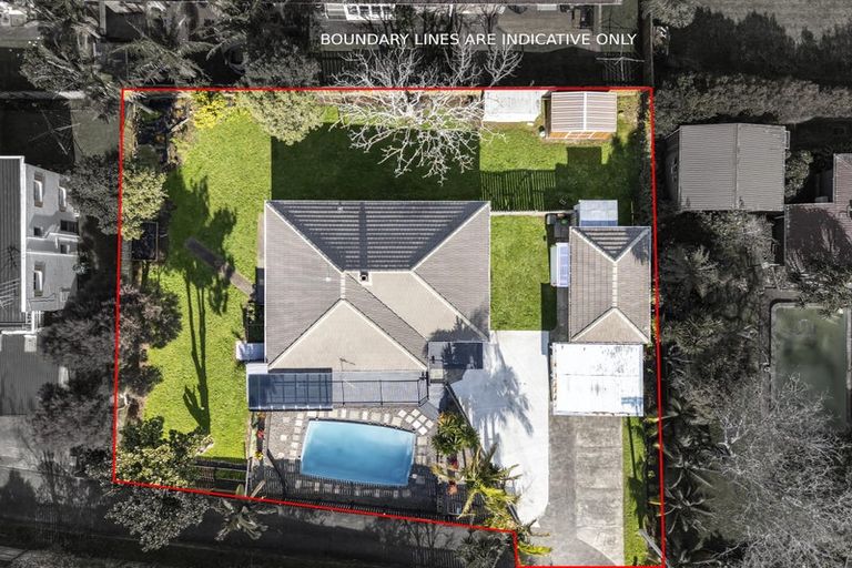 Photo of property in 21 Orams Road, Hillpark, Auckland, 2102