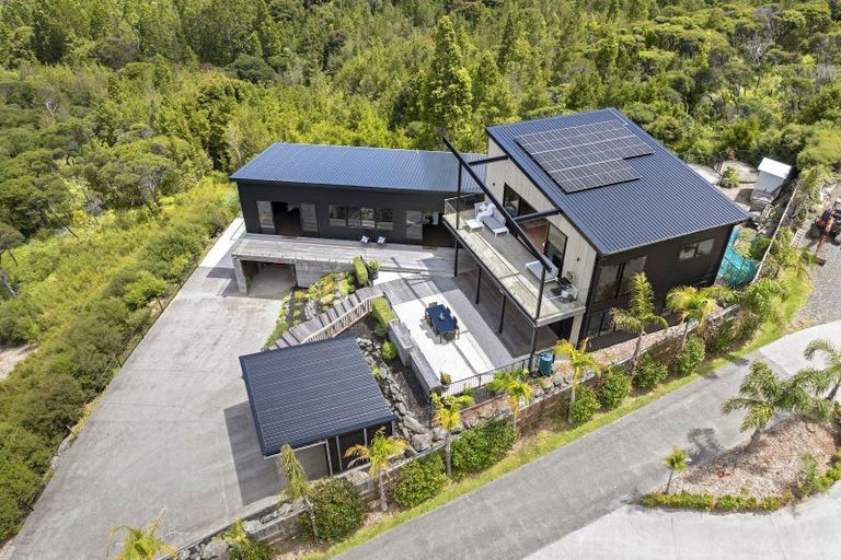 Photo of property in 246 Hillcrest Road, Wainui, 0931