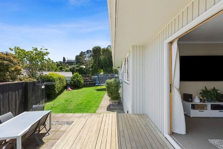 Photo of property in 42 Cumberland Street, Merrilands, New Plymouth, 4312