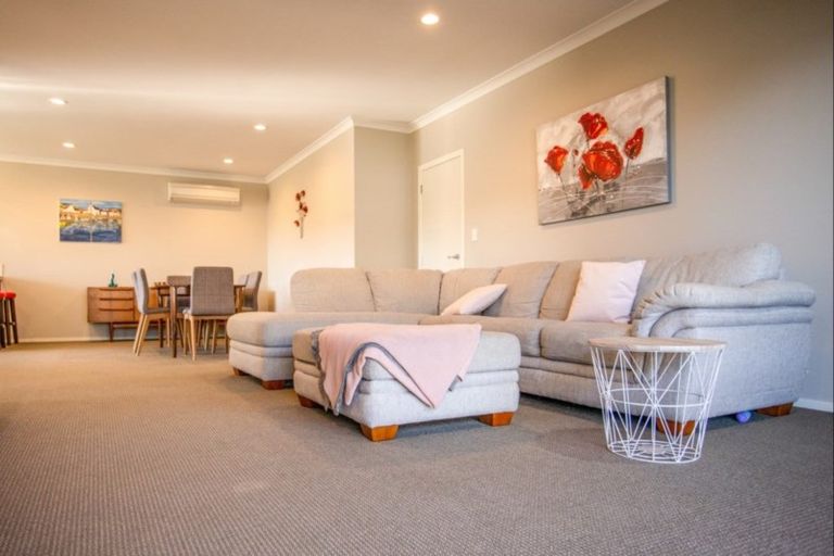 Photo of property in 14 Palliser Place, Poraiti, Napier, 4112
