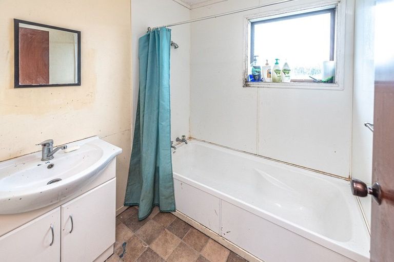 Photo of property in 35 Carson Street, Castlecliff, Whanganui, 4501