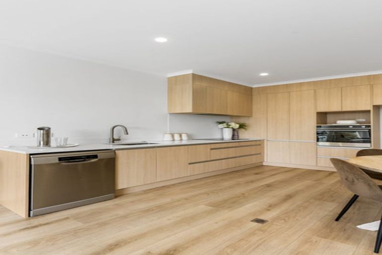 Photo of property in 9 Hudson Bay Road, Hobsonville, Auckland, 0616