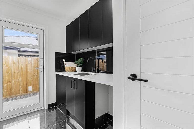 Photo of property in 21 Clonbunny Close, Rolleston, 7614