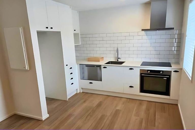 Photo of property in 4/40 New Brighton Road, Shirley, Christchurch, 8061