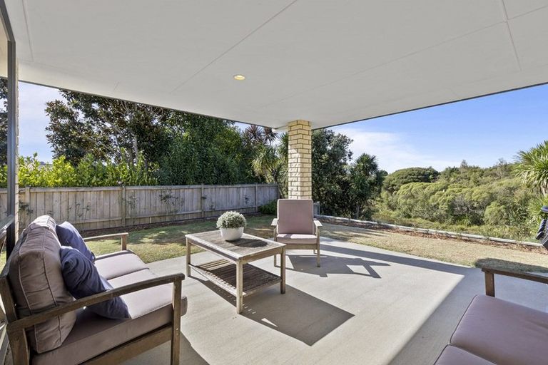 Photo of property in 68 Lough Bourne Drive, Pukekohe, 2120