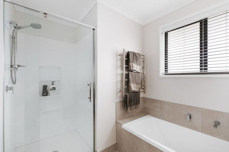 Photo of property in 8 Oyster Place, Omokoroa, 3114