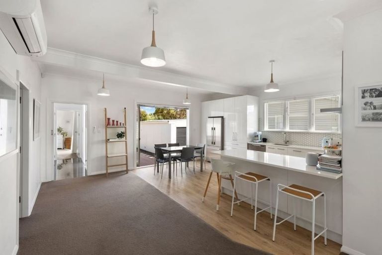 Photo of property in 16 Avon Street, Waterloo, Lower Hutt, 5011