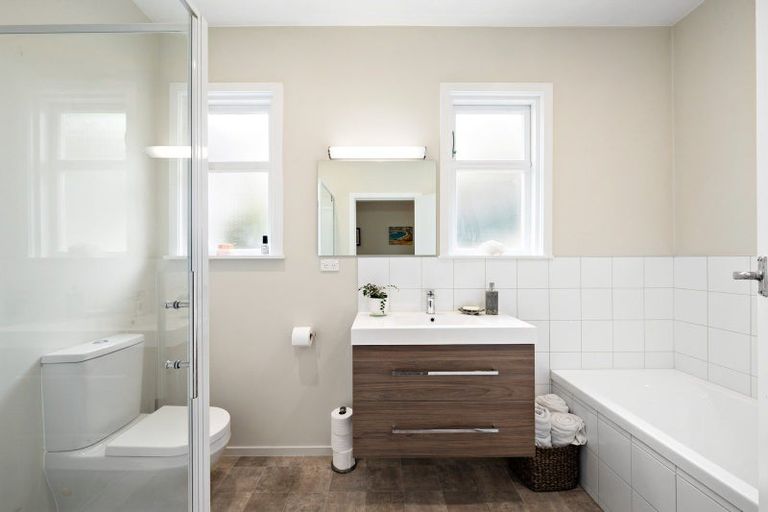 Photo of property in 35 Upper Bourke Street, Kilbirnie, Wellington, 6022