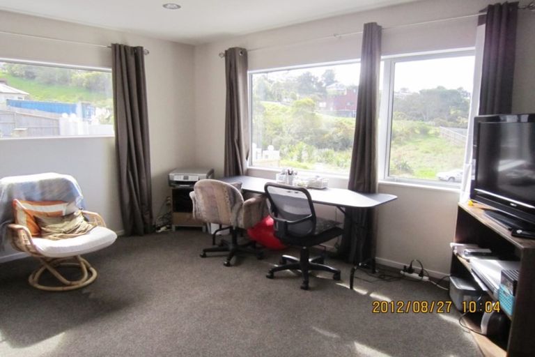 Photo of property in 42 Borneo Drive, Fairview Heights, Auckland, 0632