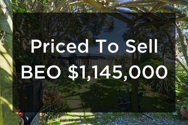 Photo of property in 39 Hudson Street, Island Bay, Wellington, 6023