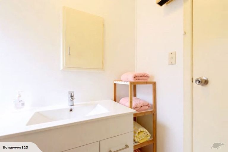 Photo of property in 2/45 Deep Creek Road, Waiake, Auckland, 0630