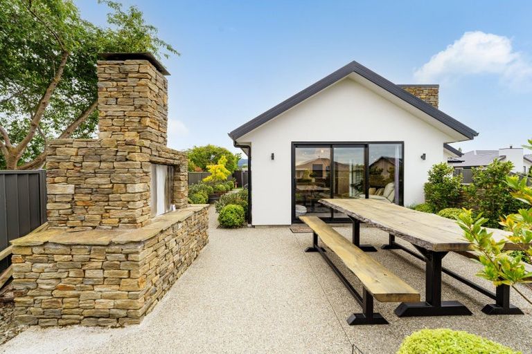 Photo of property in 18 Caledonia Drive, Mosgiel, 9024