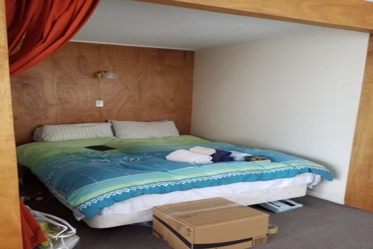 Photo of property in Churchill Flats, 213 The Terrace, Wellington Central, Wellington, 6011