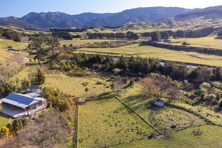 Photo of property in 318 Putara Road, Eketahuna, 4994