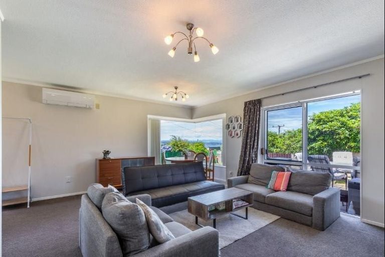 Photo of property in 96 Acacia Bay Road, Nukuhau, Taupo, 3330