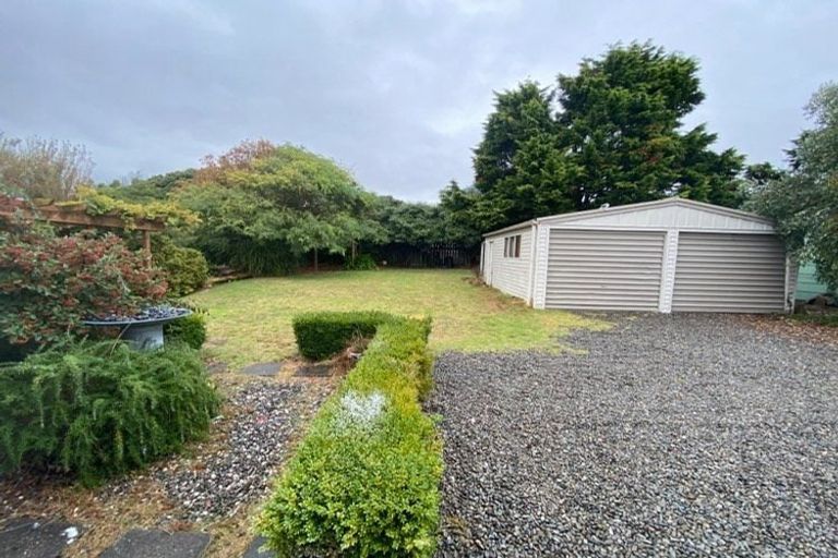 Photo of property in 98 Queens Road, Waikanae Beach, Waikanae, 5036