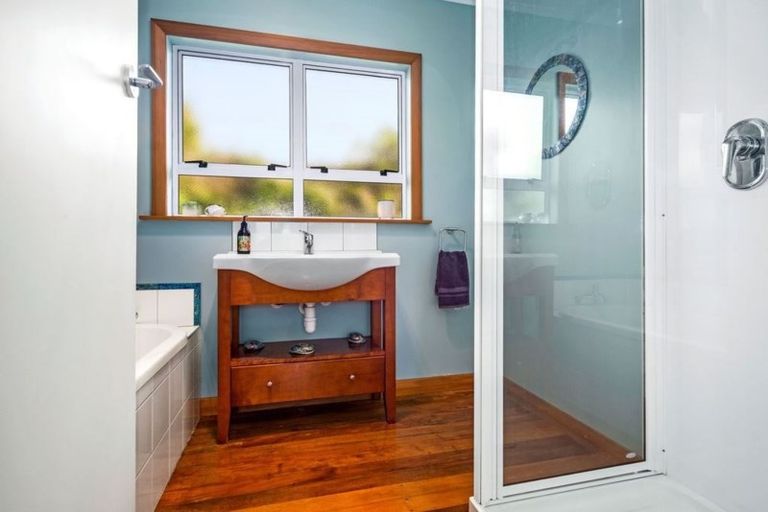 Photo of property in 66 Frankmoore Avenue, Johnsonville, Wellington, 6037