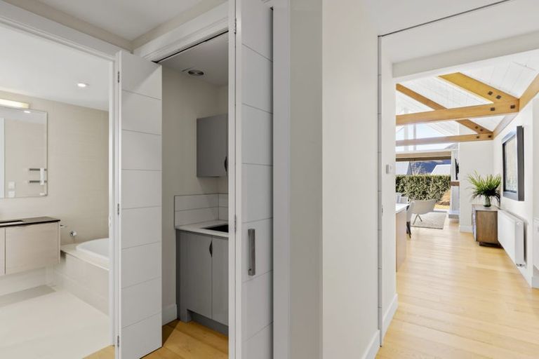 Photo of property in 2 Taramea Lane, Arrowtown, 9371