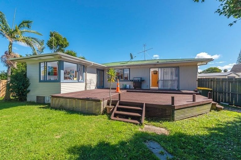 Photo of property in 50 Megan Avenue, Pakuranga Heights, Auckland, 2010