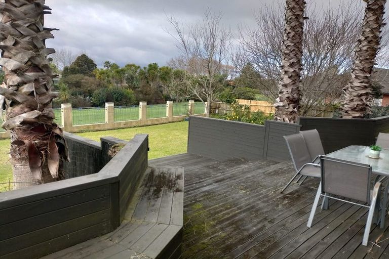 Photo of property in 10 Crannog Fen, Wattle Downs, Auckland, 2103