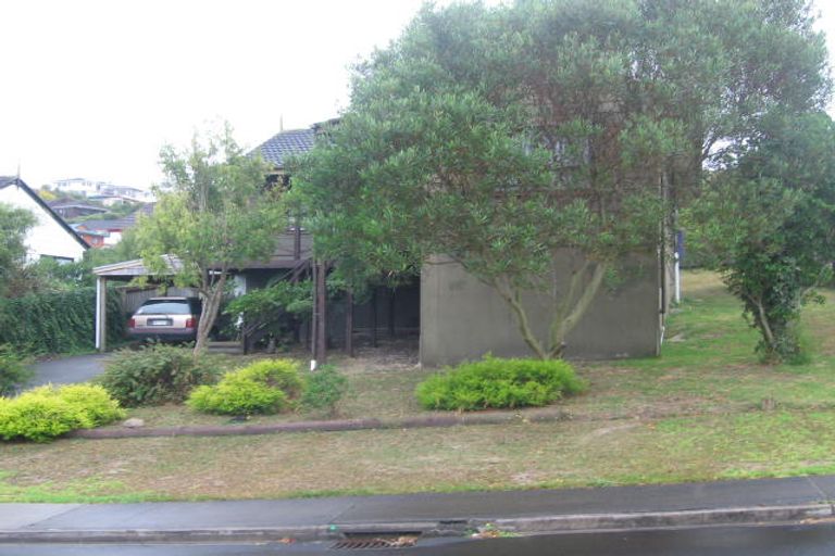 Photo of property in 10 Leiden Place, Totara Vale, Auckland, 0629