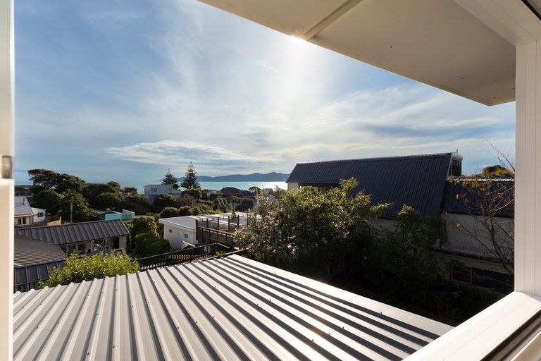 Photo of property in 67 Renown Road, Raumati South, Paraparaumu, 5032