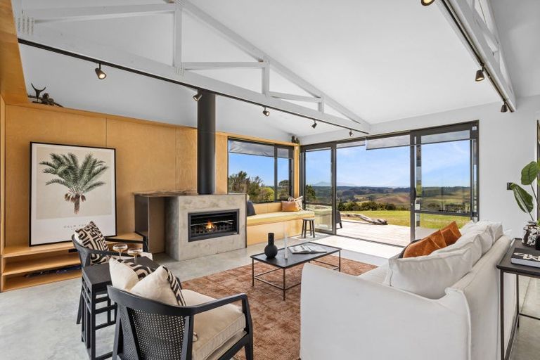 Photo of property in 32 Aroha Road, Te Arai, Wellsford, 0975