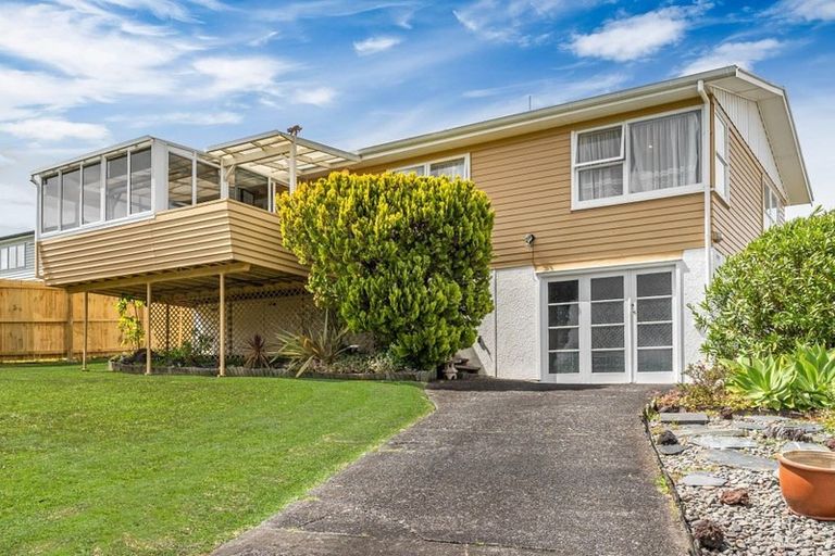 Photo of property in 6 September Place, Forrest Hill, Auckland, 0620