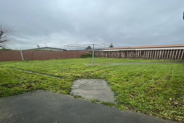 Photo of property in 16 Motuoapa Place, Kelvin Grove, Palmerston North, 4414