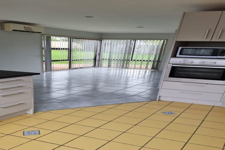 Photo of property in 49 Marina View Drive, West Harbour, Auckland, 0618