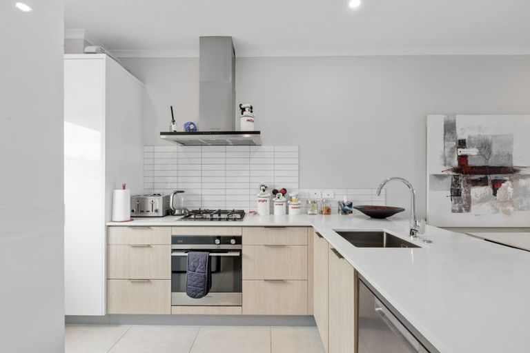 Photo of property in 26a Taikura Avenue, Red Beach, 0932