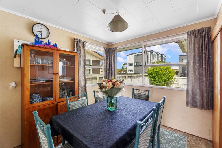 Photo of property in 3 Convair Crescent, Mangere, Auckland, 2022