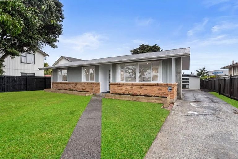 Photo of property in 17 Harania Avenue, Favona, Auckland, 2024