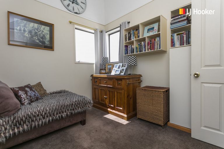Photo of property in 24 Larkins Street, Helensburgh, Dunedin, 9010