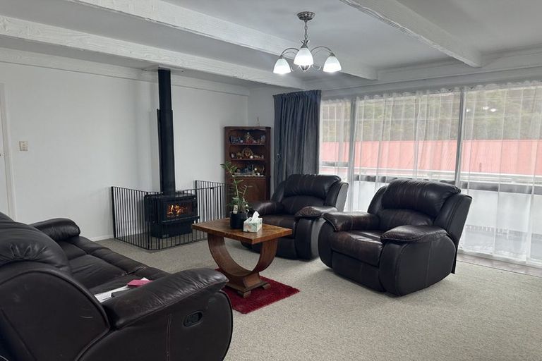 Photo of property in 1 Dorset Street, Picton, 7220