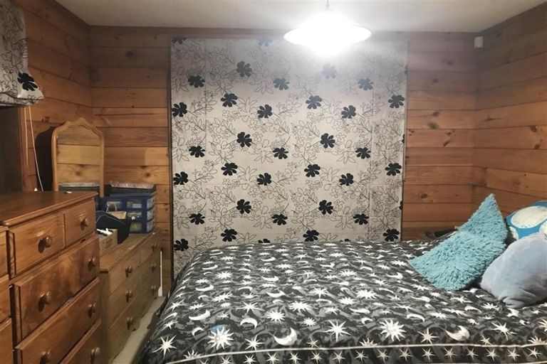 Photo of property in 1/9 Reynolds Place, Torbay, Auckland, 0630