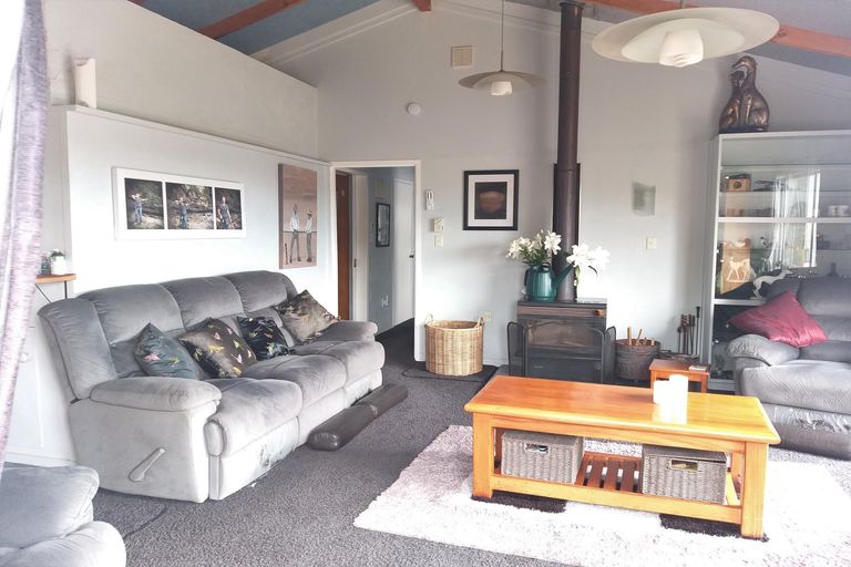 Photo of property in 17 Westside Road, Port Waikato, Tuakau, 2695