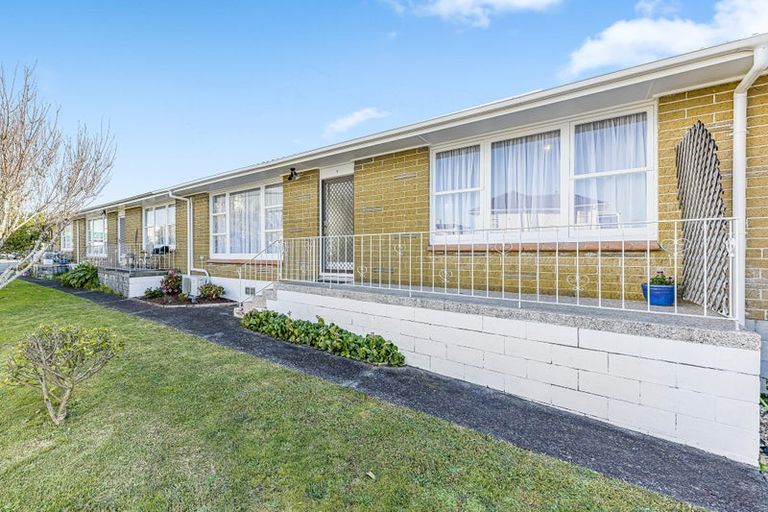 Photo of property in 3/222 Edmonton Road, Te Atatu South, Auckland, 0610
