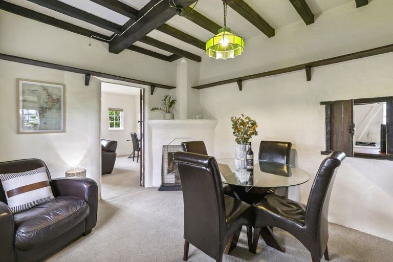 Photo of property in 42 Nicholson Road, Khandallah, Wellington, 6035