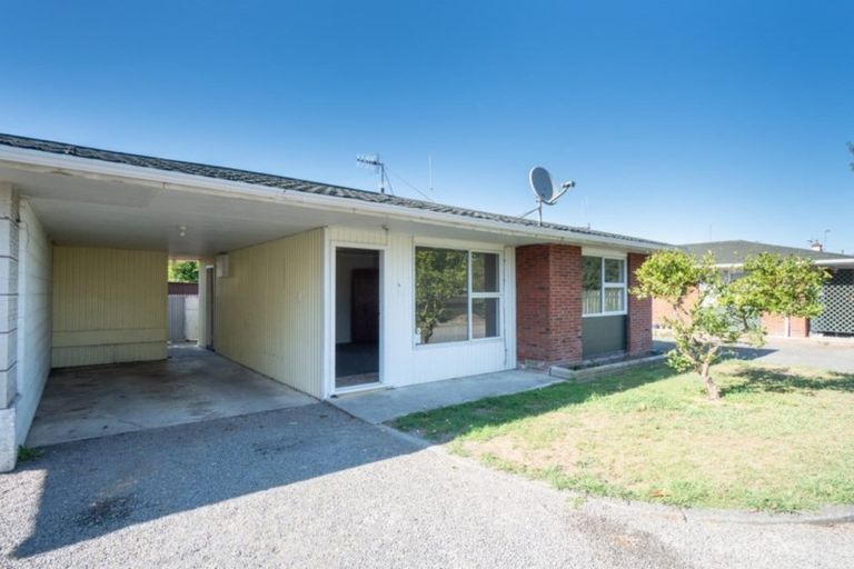 Photo of property in 12 Kowhai Avenue, Takaro, Palmerston North, 4410
