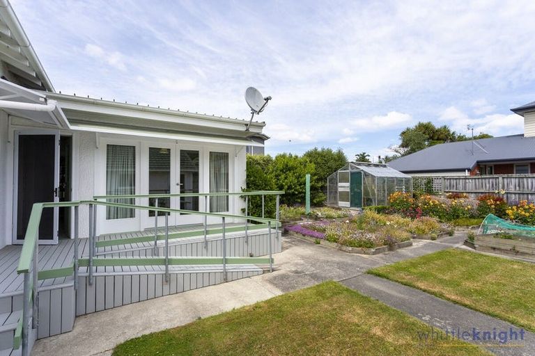 Photo of property in 17 Euston Street, Riccarton, Christchurch, 8041