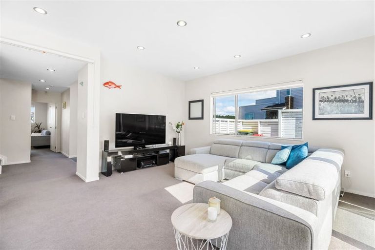 Photo of property in 106 Voyager Drive, Gulf Harbour, Whangaparaoa, 0930